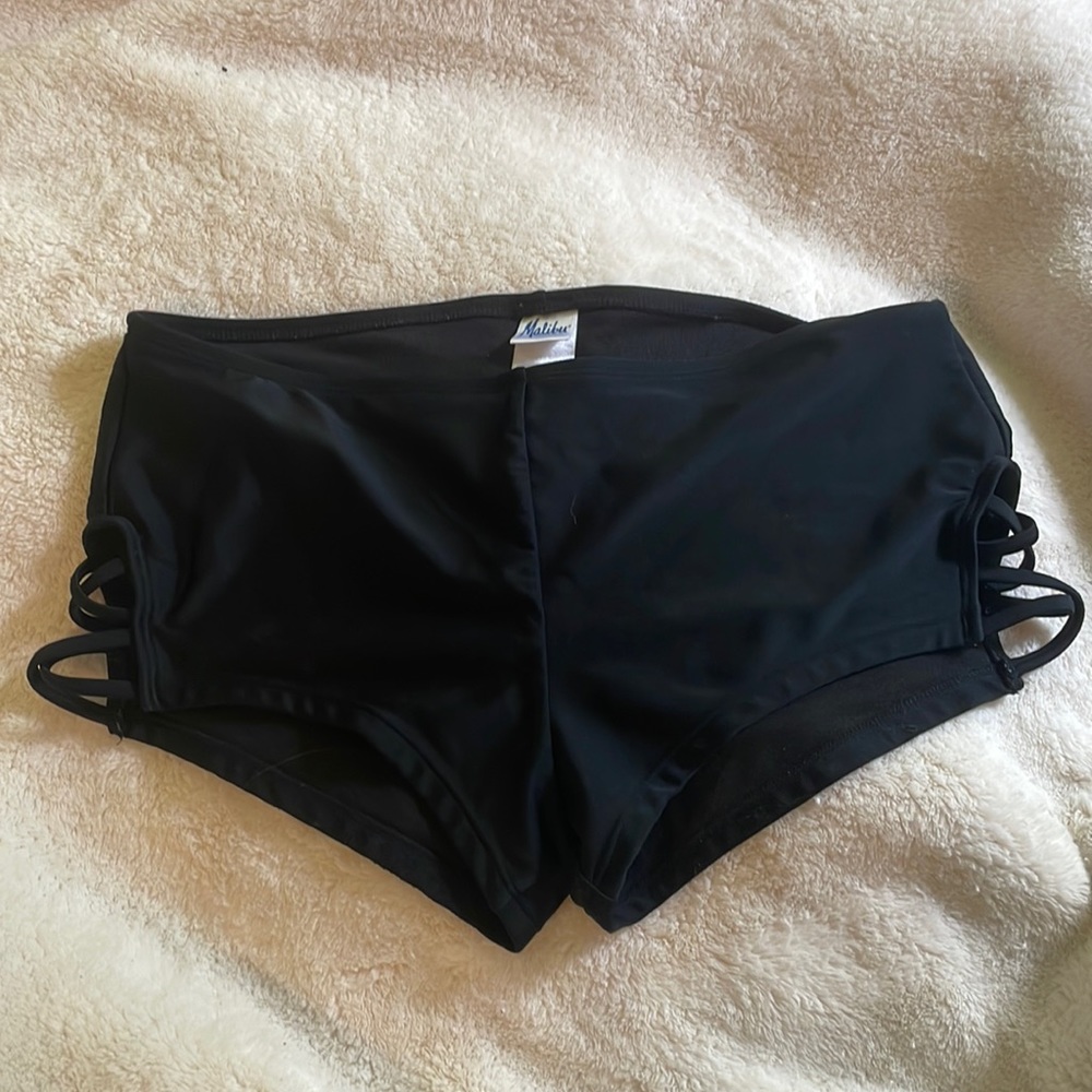 Boy short bikini bottom